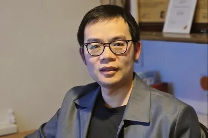 2 kiểu áo hot nhất hè này: - Cảm hứng video marketing từ Hotspot Matrix